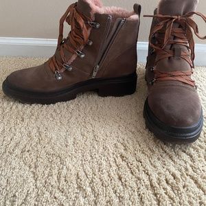 Naturalizer Waterproof Julian Boot size 10 -- get ready for winter!